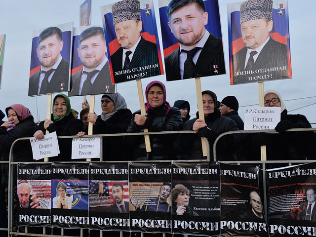 В Чечне в ближайшее время может пройти митинг в поддержку главы республики Рамзана Кадырова, хотя ранее чеченский лидер призывал своих сторонников не поддерживать его массовыми акциями