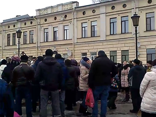 В Выборге Ленинградской области свыше 500 человек вышли на митинг против роста цен на услуги ЖКХ