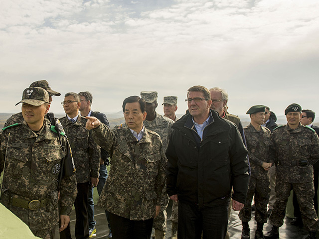 США и Южная Корея в понедельник начинают крупнейшие военные учения с 2010 года - в ответ на провокации КНДР