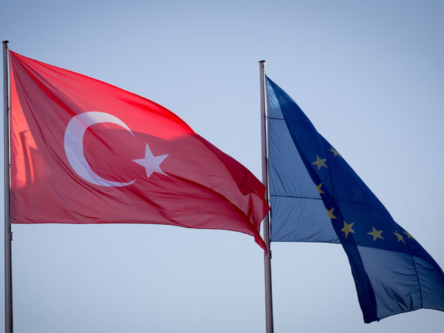 Евросоюз и Турция договорились об урегулировании миграционного кризиса