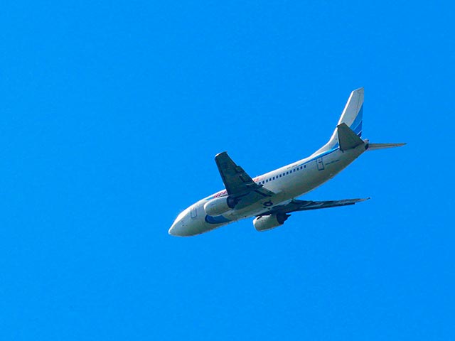 Самолет авиакомпании "Ямал", следовавший в Новый Уренгой, остался без колеса одного из шасси при вылете из аэропорта Рощино в Тюмени
