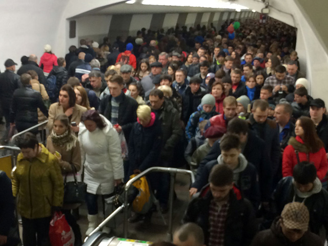 Новые проблемы для пассажиров возникли на Калужско-Рижской линии столичного метрополитена