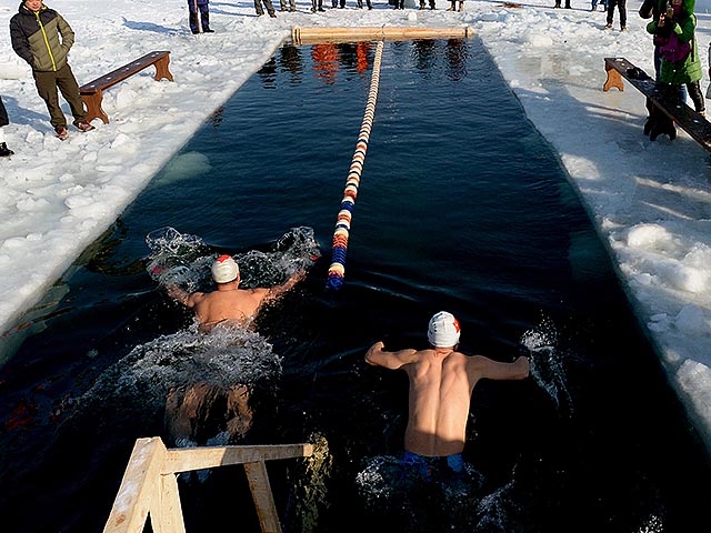 Почти 1,3 тысячи спортсменов из 39 стран собрались в Тюмени на X чемпионат мира по зимнему плаванию (IWSA), который впервые проходит в России