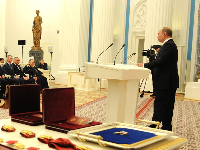 Президент России Владимир Путин, выступая в Кремле во время вручения государственных наград, предупредил граждан об опасности "головокружения от успехов"
