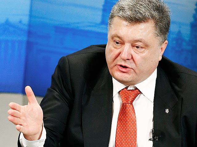 Президент Украины Петр Порошенко в интервью турецкому телеканалу TRT World заявил, что Киев вернет под свой контроль территории самопровозглашенных Донецкой и Луганской народных республик в течение года