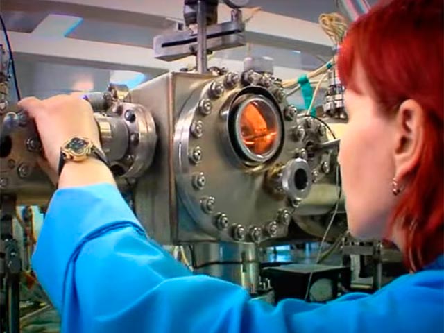 Новосибирский завод "Катод", производящий приборы ночного видения, объявил о невозможности выполнять гособоронзаказ в связи с прошедшими накануне на предприятии обысками