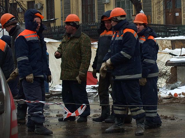 В Москве десятки трудовых мигрантов, занятых на стройке метрополитена, объявили о начале забастовки