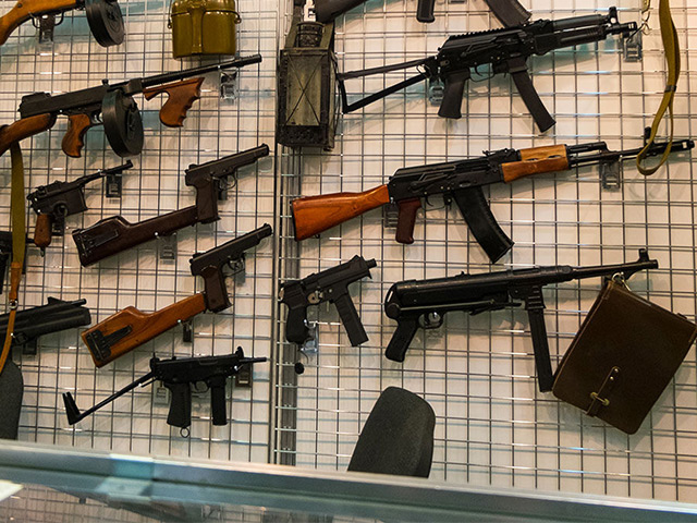 Из отдела полиции в Ростове-на-Дону похитили почти 250 единиц оружия
