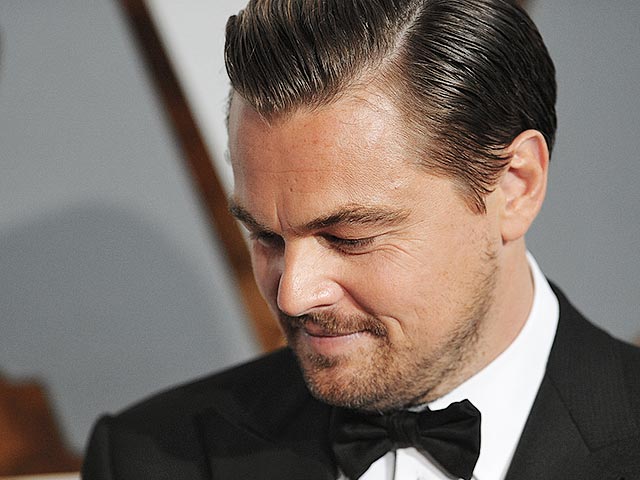 "Народный "Оскар", изготовленный специально для Леонардо Ди Каприо, уже передан знаменитому голливудскому актеру. О его реакции на получение серебряной статуэтки, названной Эллэй, ничего неизвестно