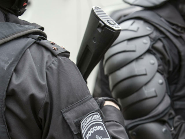 Во вторник в Таганском районе Москвы полицейские обнаружили целый арсенал, в котором находилось почти 20 единиц стрелкового оружия, в том числе автоматы и пулеметы