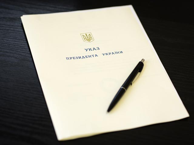 Украинский президент Петр Порошенко своим указом утвердил новую концепцию развития сектора безопасности и обороны страны, в которой Россия фактически названа главной угрозой для Украины