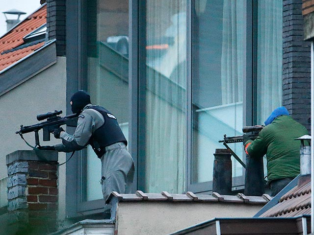 В столице Бельгии накануне прошел очередной антитеррористический рейд, в результате которого завязалась перестрелка с предполагаемыми экстремистами в коммуне Форе