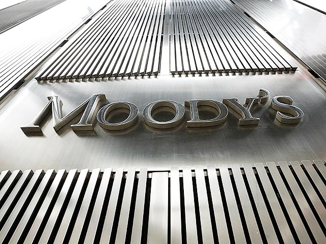 Рейтинговое агентство "Мудис Интерфакс" (РАМИ), дочерняя компания международного рейтингового агентства Moody's Investors Service, как и предупреждало ранее, отозвало все рейтинги по национальной шкале, присвоенные примерно 150 российским эмитентам