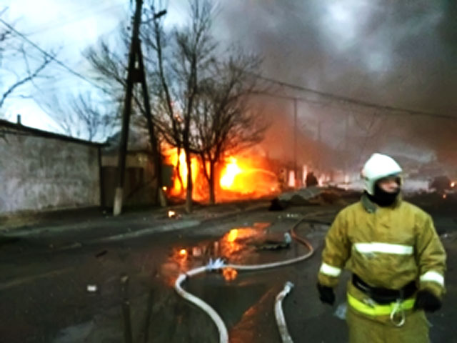 На АЗС в Кизляре произошел взрыв, а за ним последовал пожар. В результате инцидента пострадали более 30 человек