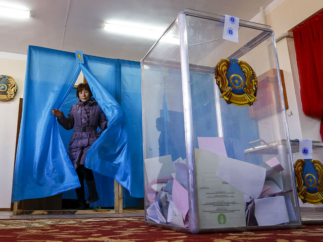 В Казахстане в воскресенье проходят выборы в нижнюю палату парламента - Мажилис