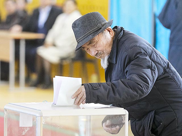 Парламентские выборы в Казахстане прошли при рекордной явке, которая превысил 77%, отчитался председатель ЦИК страны Куандык Турганкулов
