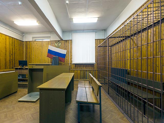 В Омске полицейский-игроман, зарезавший охранника подпольного клуба, получил 17 лет колонии