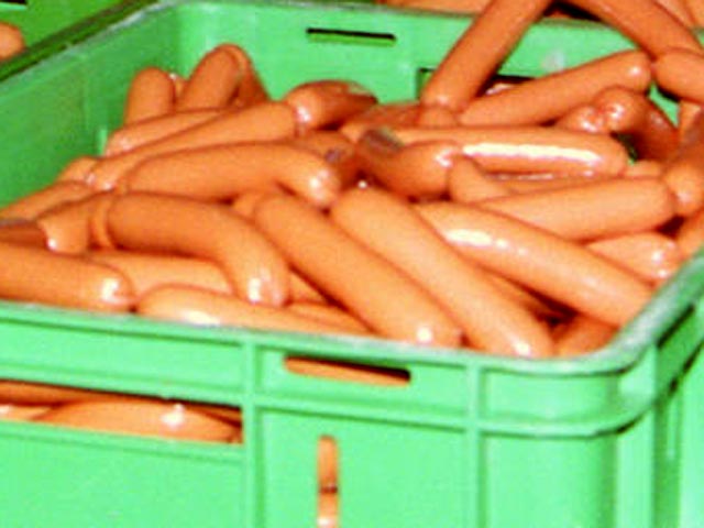 Оголодавший житель Камчатки украл ящик сосисок и съел их за сутки
