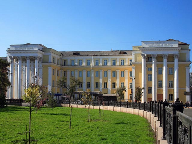 Жители Иркутска требуют спасти Евразийский лингвистический институт лишенный госаккредитации по ряду направлений