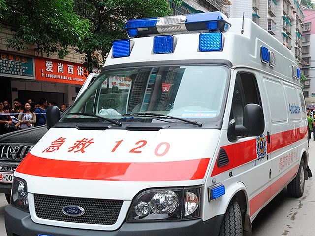 Китаянка вызвала скорую после "аварии" с игрушечной машинкой