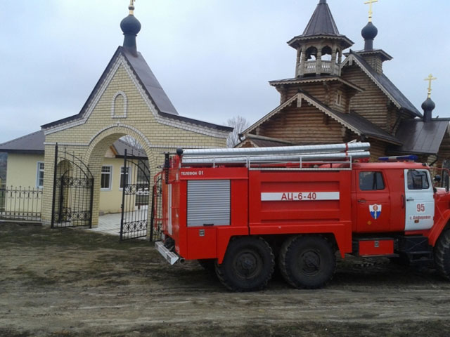 В храме в Воронежской области во время утренней службы рухнула кровля, шесть человек пострадали