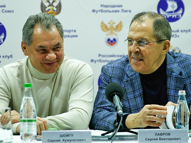 Футбольная лига призвана "вытащить мужиков из гаражей", заявил глава Минобороны Сергей Шойгу
