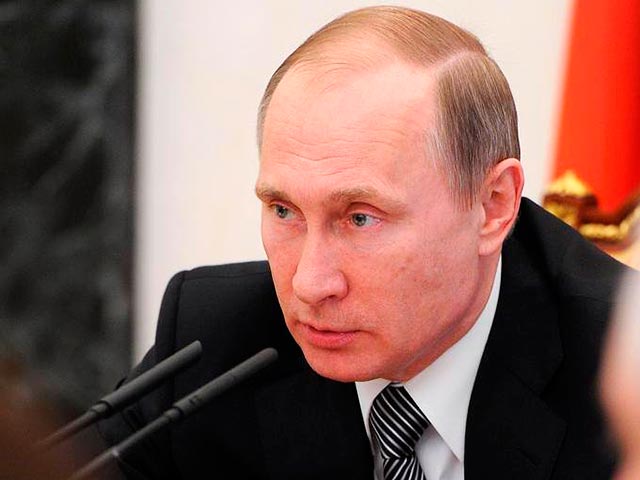 Президент России Владимир Путин в телефонном разговоре поздравил сирийского лидера Башара Асада и главу ЮНЕСКО со взятием Пальмиры и пообещал, что российские саперы будут участвовать в разминировании города