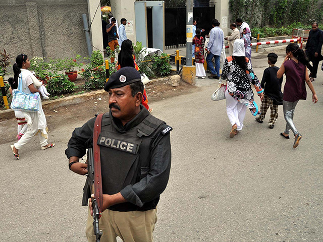 Ответственность за теракт в Пакистане взяла на себя связанная с талибами "Джамаат уль-Ахрар"