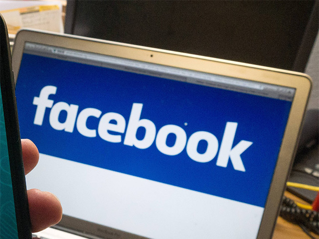 Facebook по ошибке предупредил пользователей по всему миру, что они находятся рядом с местом теракта в Пакистане