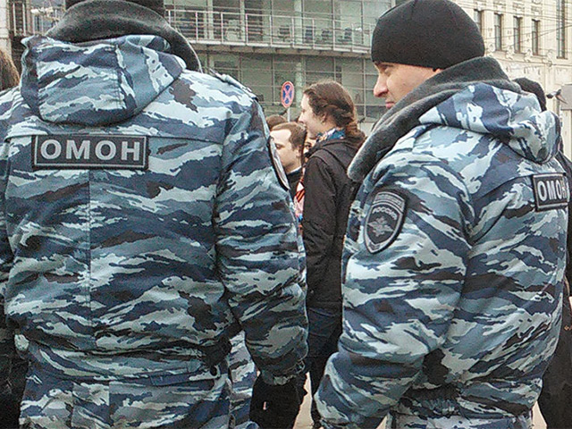 СМИ: житель Новой Москвы с балкона открыл стрельбу по прохожим