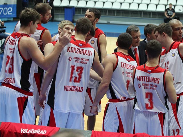 Волгоградский баскетбольный клуб "Красный Октябрь" объявил о приостановлении деятельности по причине того, что руководители команды были задержаны в рамках уголовного дела о растрате крупной суммы