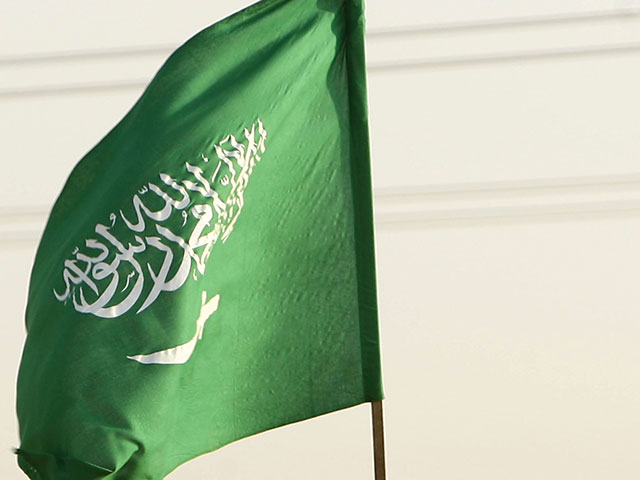В Саудовской Аравии суд расторг брак 84-летнего старика с 15-летней девушкой