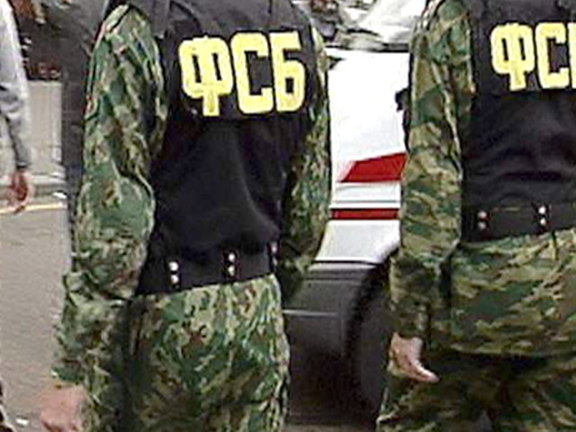 Сотрудники Федеральной службы безопасности задержали в Санкт-Петербурге члена террористической группировки "Исламское государство" (ИГ, ДАИШ, запрещена в РФ), который проходил обучение в лагере подготовки боевиков в Сирии