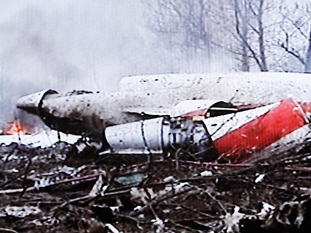 Польский телеканал TVN24 опубликовал на своем сайте новую аудиозапись и расшифровку с борта разбившегося под Смоленском в 2010 году самолета Ту-154, на котором летел президент страны Лех Качиньский