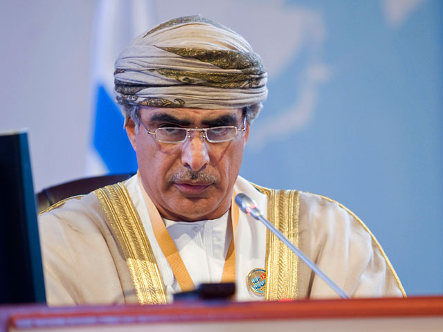 Саудовская Аравия и Россия поддержали проект соглашения по ограничению добычи нефти, заявил перед началом встречи экспортеров в Дохе министр нефти Омана Мухаммед бен Хамад ар-Румхи