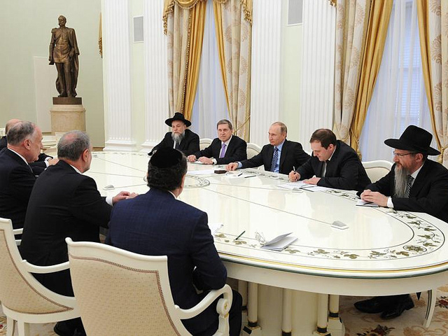 Президент РФ Владимир Путин встретился во вторник в Москве с главой Всемирного еврейского конгресса Рональдом Лаудером