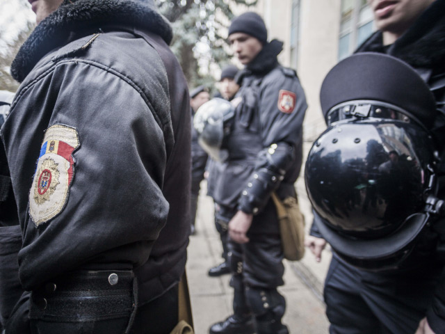 После беспорядков в Кишиневе заведено уголовное дело, пострадали 14 полицейских