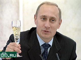 Рейтинг президента России Владимира Путина продолжает расти