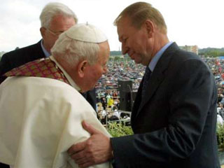 Папа Римский Иоанн Павел II и президент Украины Леонид Кучма