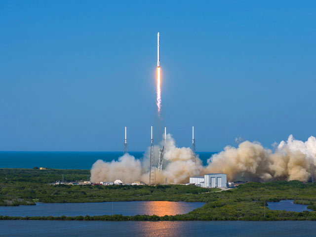 Американская корпорация SpaceX объявила о своих планах отправить космический корабль Dragon на Марс уже в 2018 году