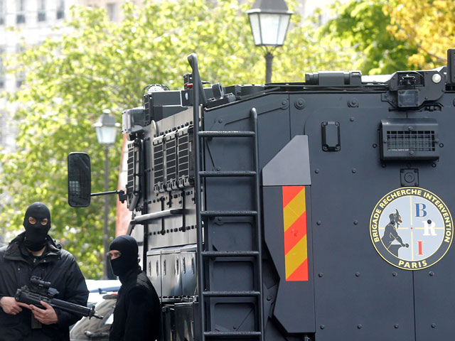 Главный подозреваемый в организации парижских терактов 13 ноября 2015 года Салах Абдеслам, экстрадированный из Бельгии во Францию, предстал перед судом и заслушал официальные обвинения