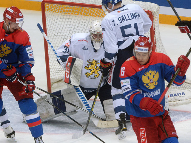 Сборная России по хоккею со счетом 1:3 проиграла команде Финляндии в первом из двух домашних матчей Евротура, которые станут последней проверкой перед чемпионатом мира