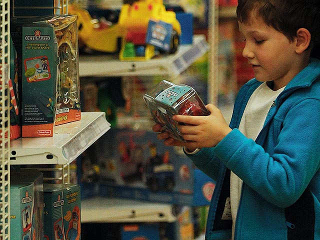 В Баварии 8-летние мальчики украли из магазина игрушки на 180 евро