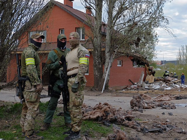 Сотрудники УФСБ 29 апреля задержали 53 человека в подпольном молельном доме в поселке Красный Пахарь Красноглинского района Самары