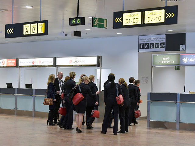 Зал вылетов в аэропорту Брюсселя, где в марте этого года произошел теракт, частично возобновил работу