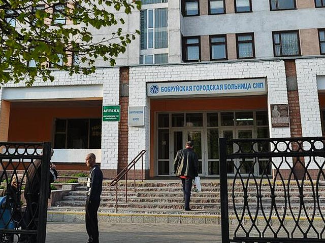 В Бобруйске госпитализировали 45-летнюю женщину, которая пострадала от рук своего гражданского супруга во время пасхального ужина. Мужчина, обнаружив в еде волос, напал на нее с ножом