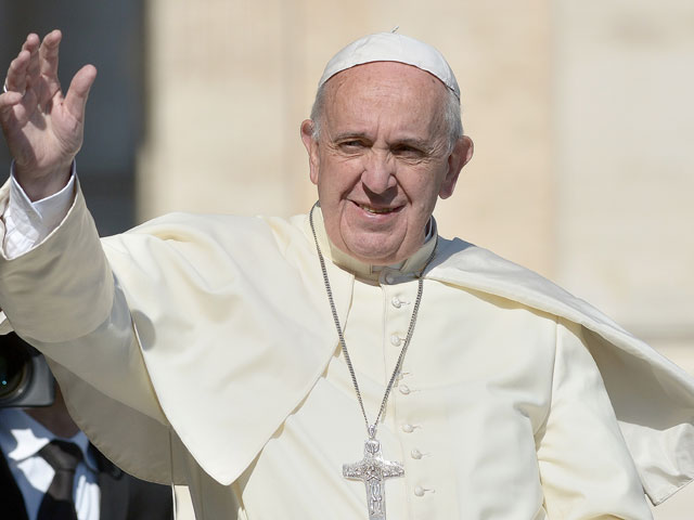 Папа через коммуниста из Госдумы передал России благословение и получил в подарок георгиевскую ленточку