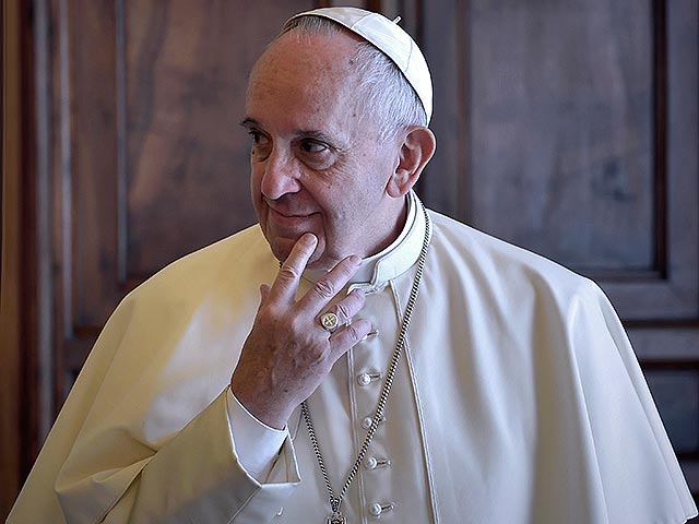 Директор Ватиканского пресс-центра отец Федерико Ломбарди разъяснил, что Папа не мог знать, что такое "георгиевская лента", ведь за пределами бывшего Советского Союза она неизвестна