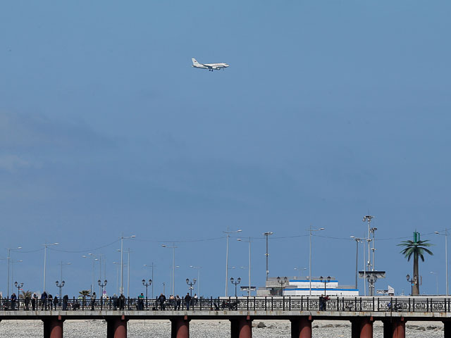 Проверка не подтвердила информацию о том, что деталь, обнаруженная на взлетно-посадочной полосе в Сочи, принадлежала пассажирскому Ту-204, который в понедельник приземлился в Тюмени