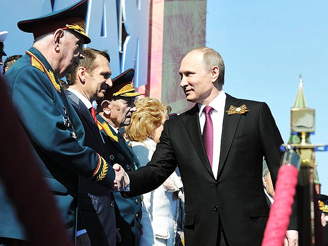 Президент России Владимир Путин не стал поздравлять президентов Украины и Грузии с годовщиной Победы в Великой Отечественной войне из-за "отсутствия диалога"
